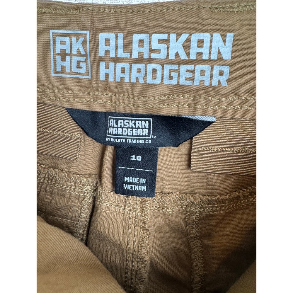Alaskan Hardgear by Duluth Trading Co Hiking/Outdoor Shorts Size 10 Dark Tan - Picture 2 of 9